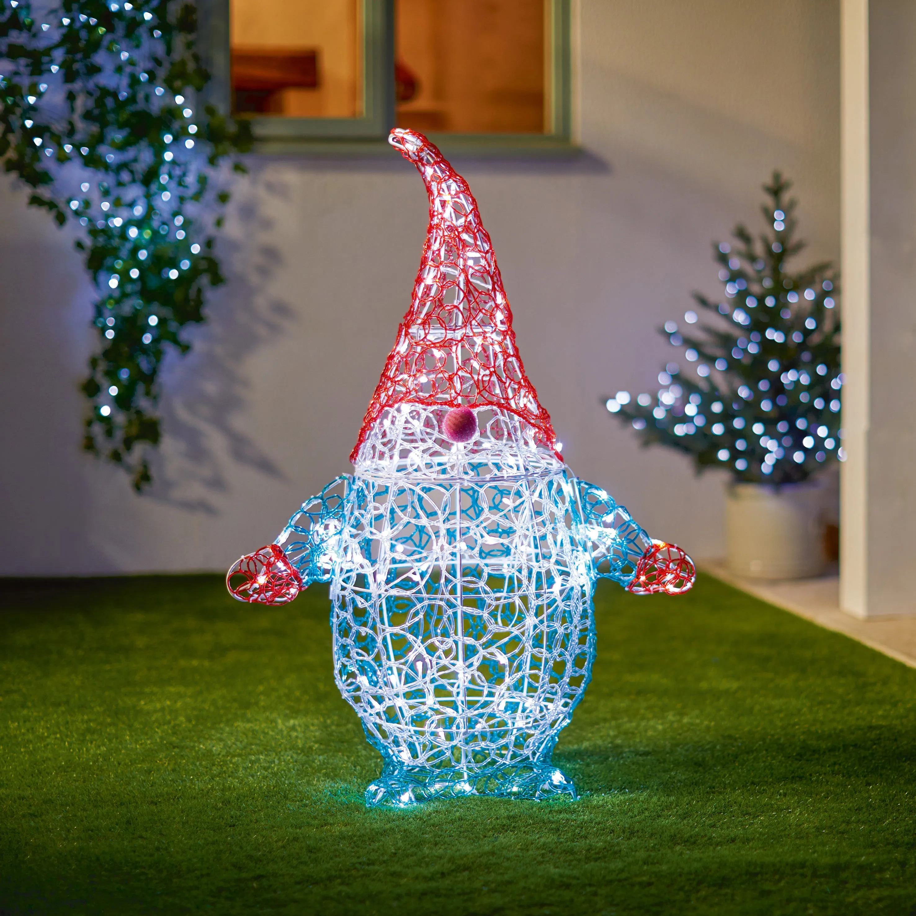 100 Twinkling LEDs Soft Acrylic Gnome 90cm- White