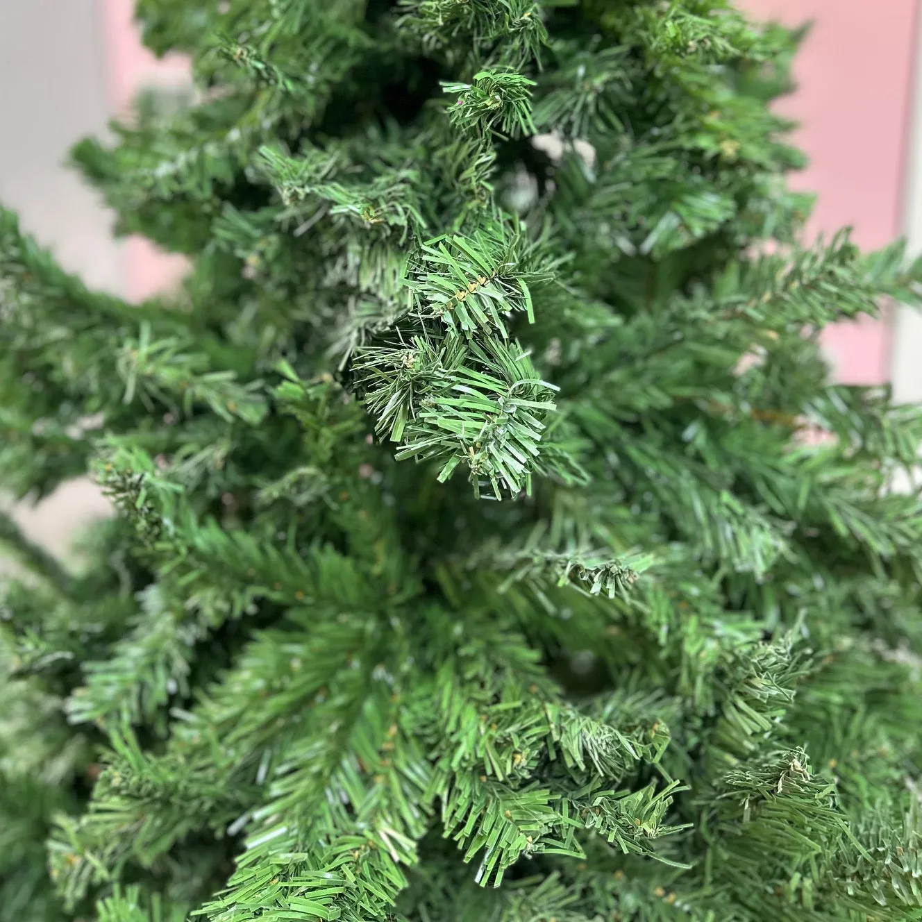 Alpine Green Luxe Christmas Tree - 7 ft