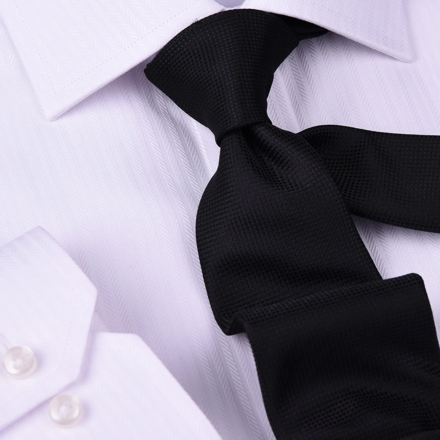 Black Stylish 3" Necktie Business Elegance  For professional Formal Ego