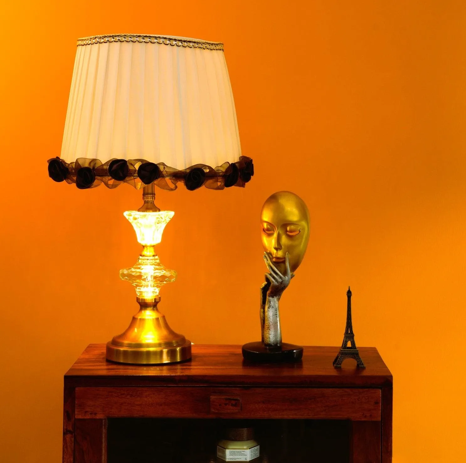 Glow Grey Vase Shaped Table Lamp – Modern Classic with Golden Base