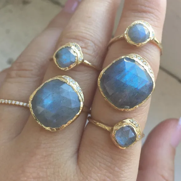 Mini Cove Labradorite Ring