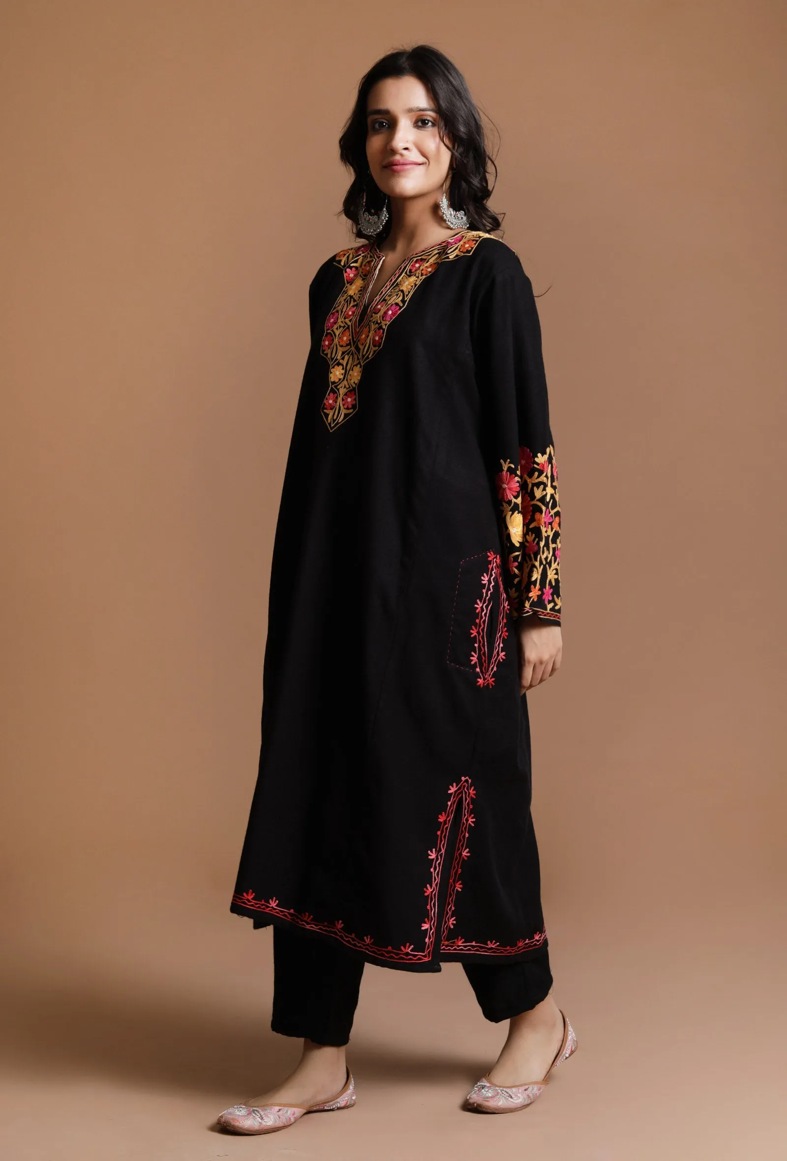 Noir Aari Embroidered Kashmiri Phiran-Free Size