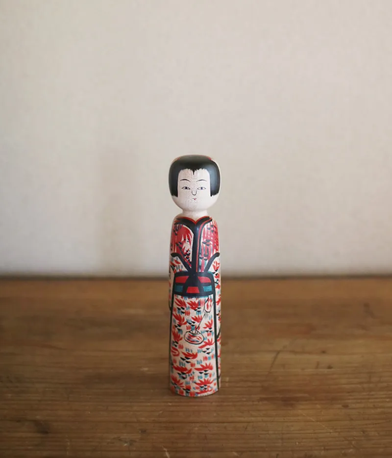 Ogura-Ishigura Style Kokeshi Doll {Short}